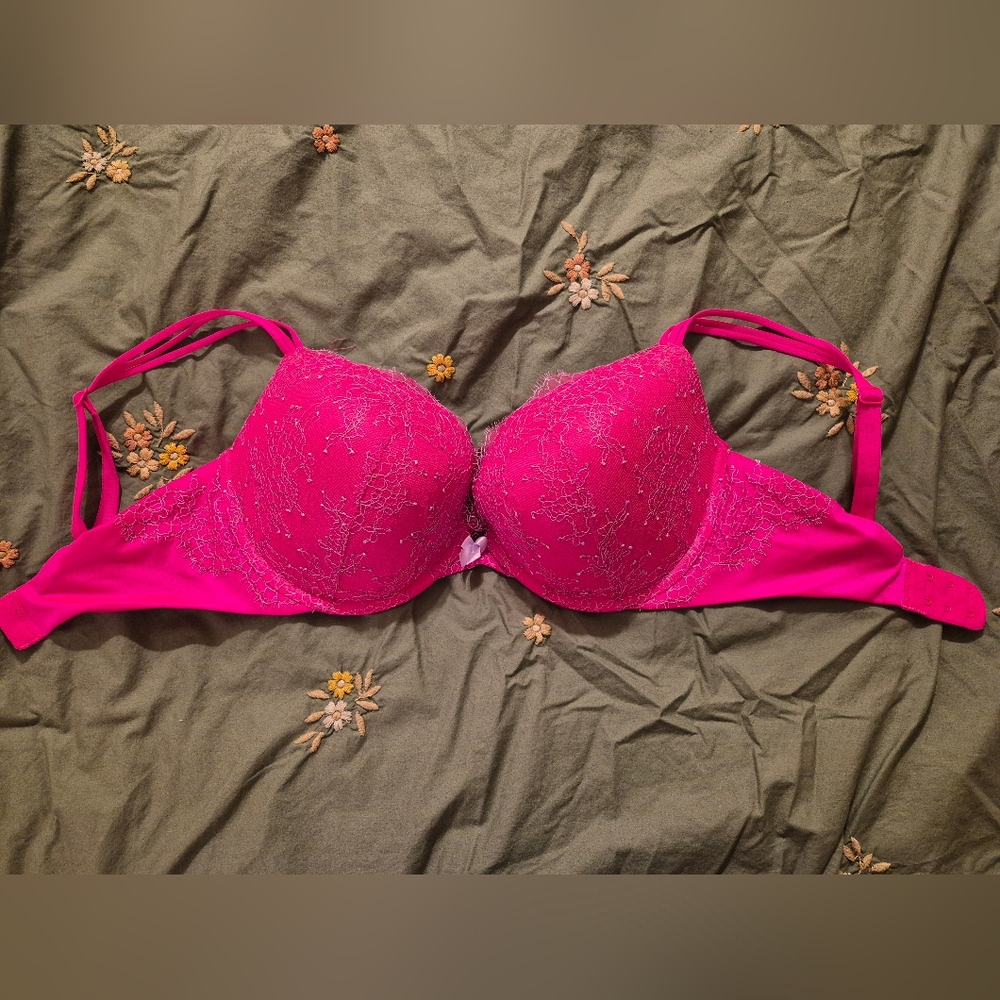 Victoria's Secret Very Sexy Push-Up Bra Hot Pink Lace 34DDD